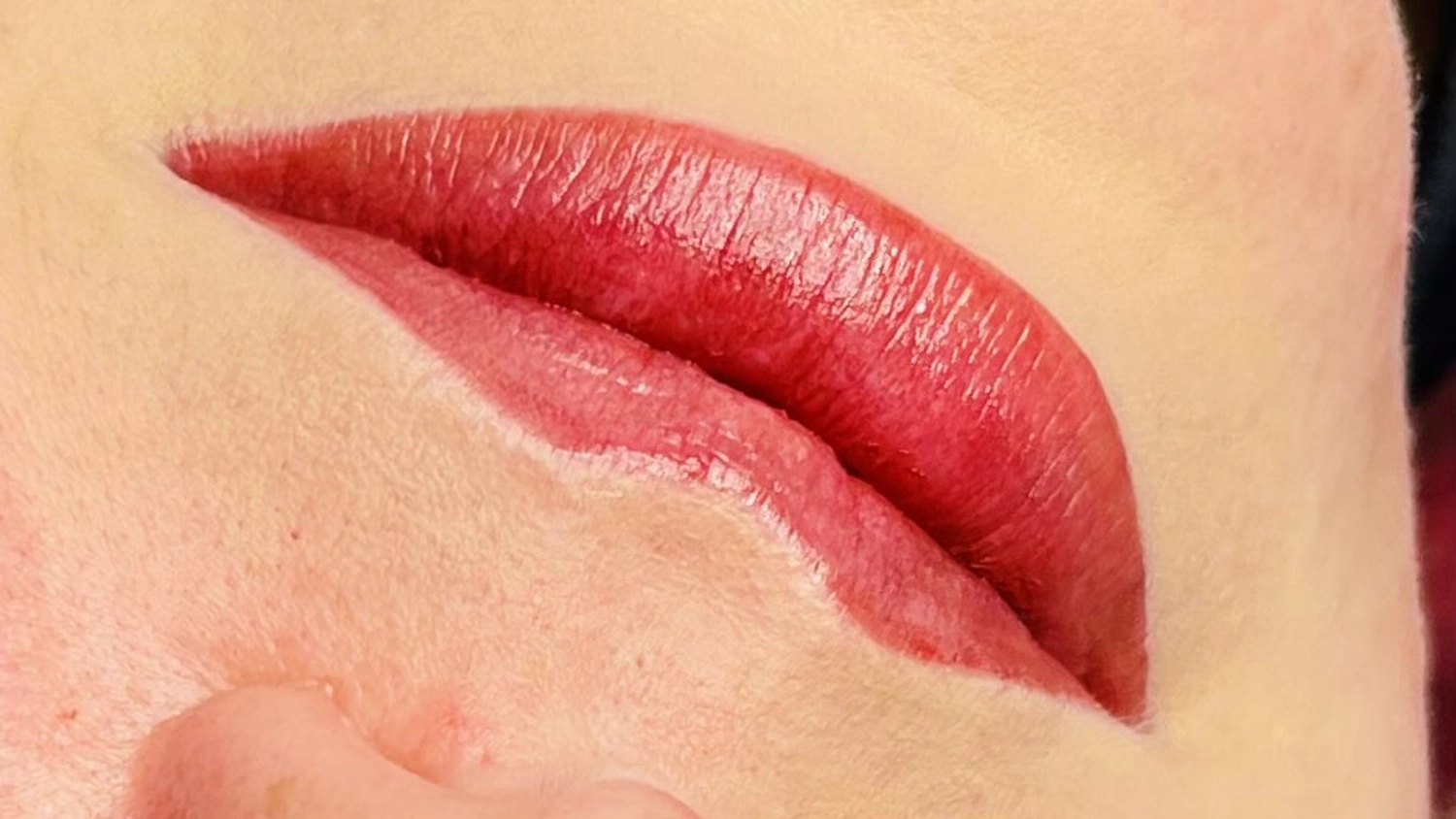 Permanent Pro by Jenny Mamytova - Permanent-Make-up für Lippen