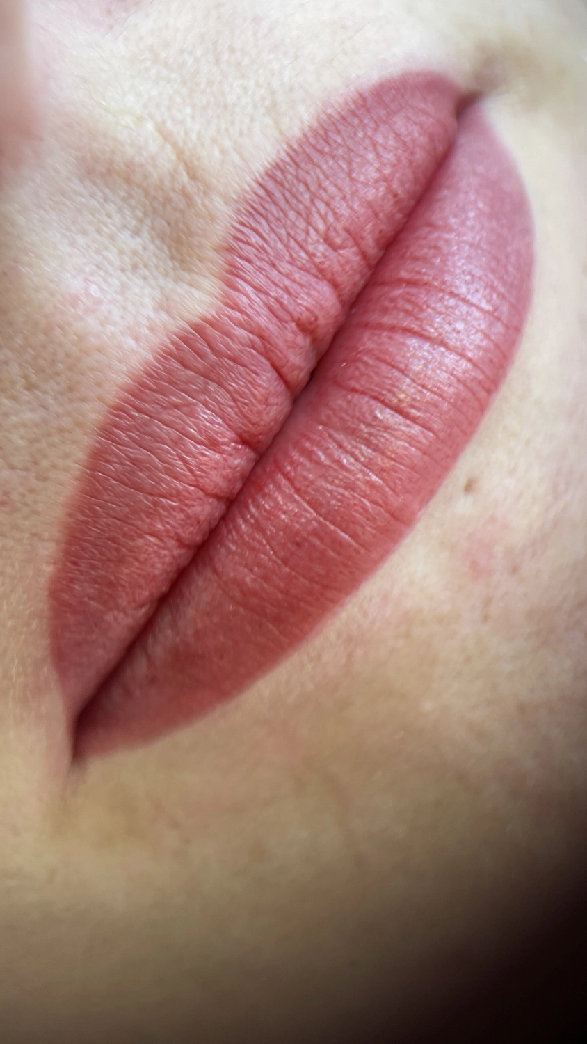 Permanent Pro by Jenny Mamytova - Permanent-Make-up für Lippen